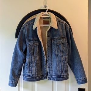 Levi's Women's original sherpa trucker jacket, Size Medium